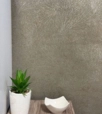 Szürke metál fényű csikozott mintás vlies design 31335 