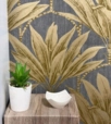 Fekete és bézs színű design tapéta pálma leveles mintával 299860 