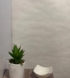  Struktúrált csíkos vlies design tapéta szürkés beige színben 277609 