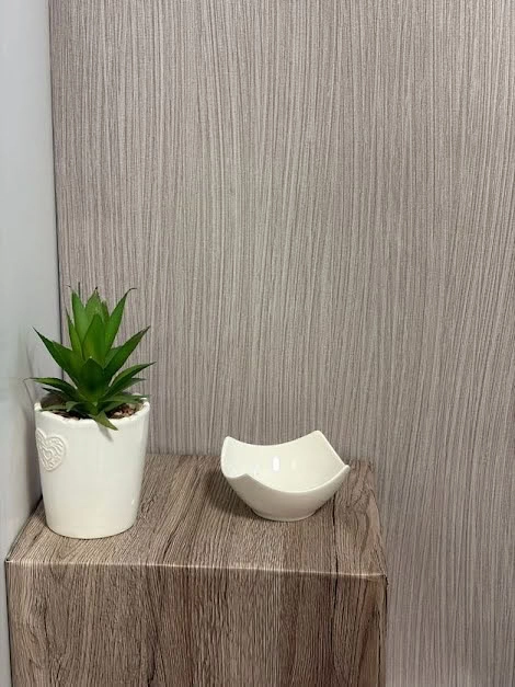 Krém csíkos anyagában mintás elegáns design tapéta 10028-38